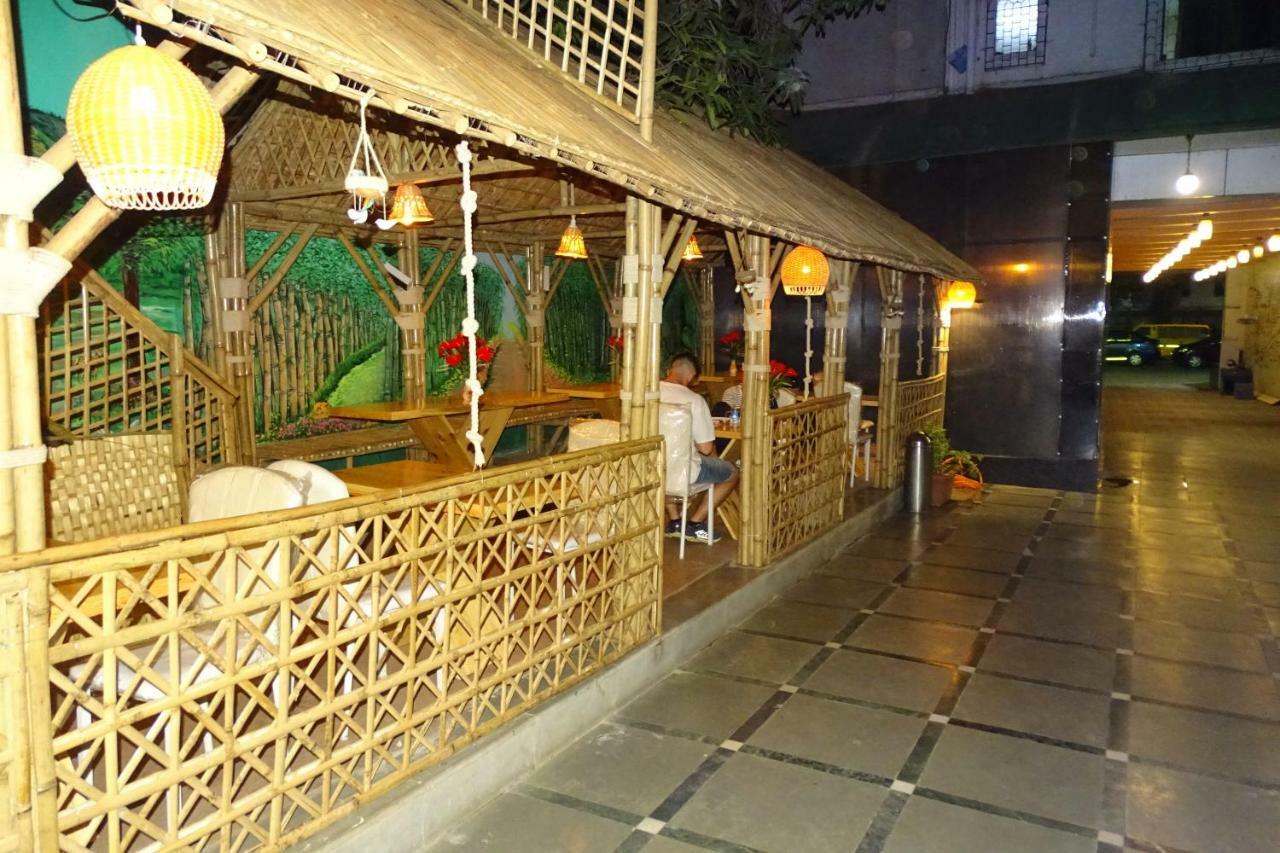 Hostel Sunshine Backpackers, Airport Bombaj Zewnętrze zdjęcie