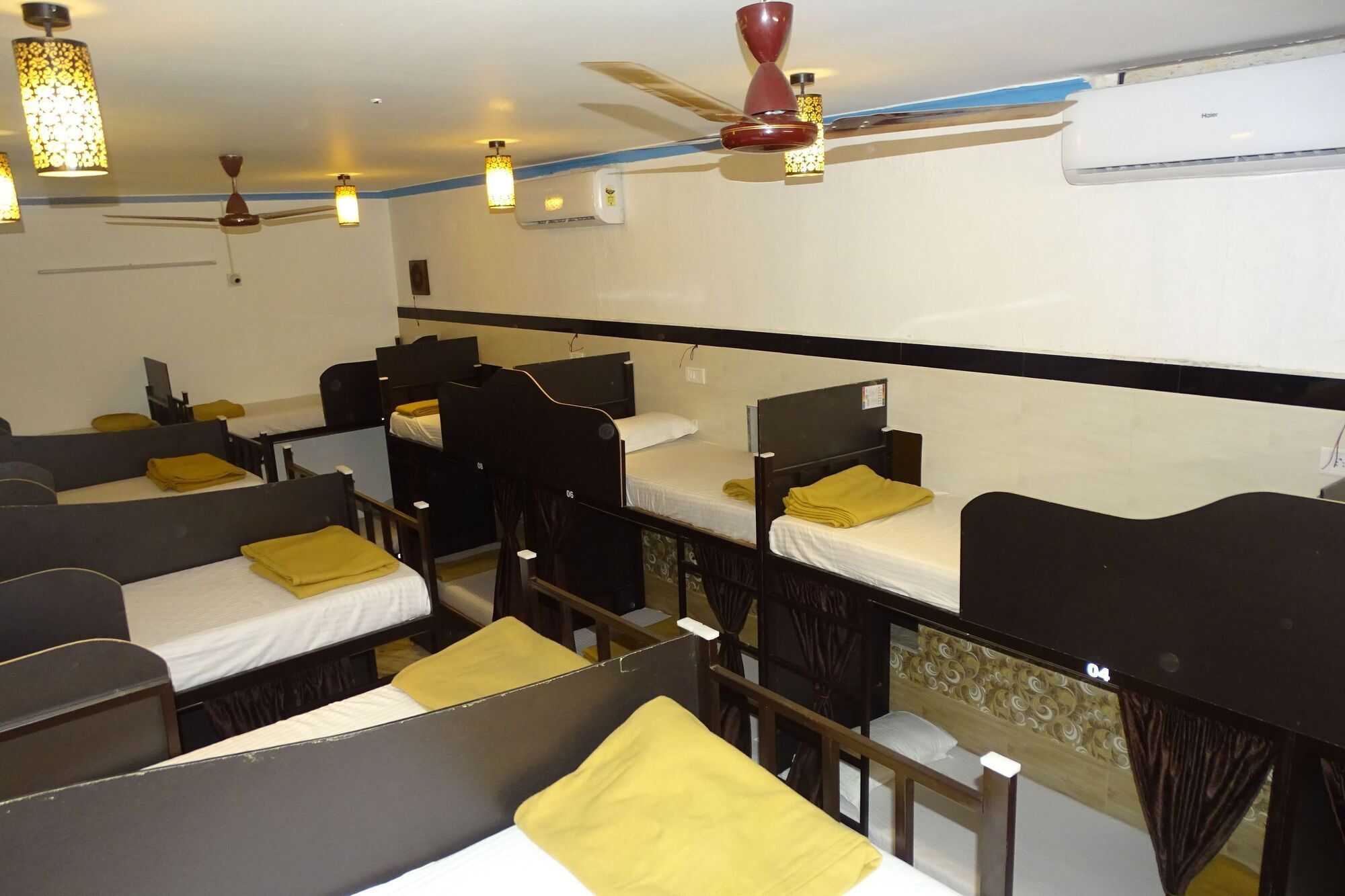 Hostel Sunshine Backpackers, Airport Bombaj Zewnętrze zdjęcie
