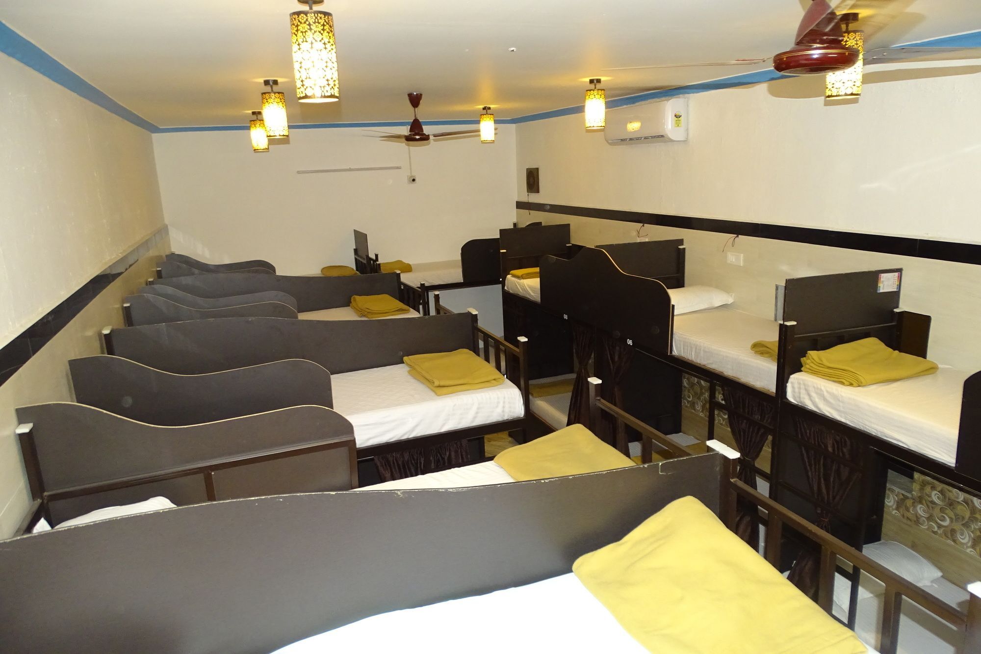 Hostel Sunshine Backpackers, Airport Bombaj Zewnętrze zdjęcie