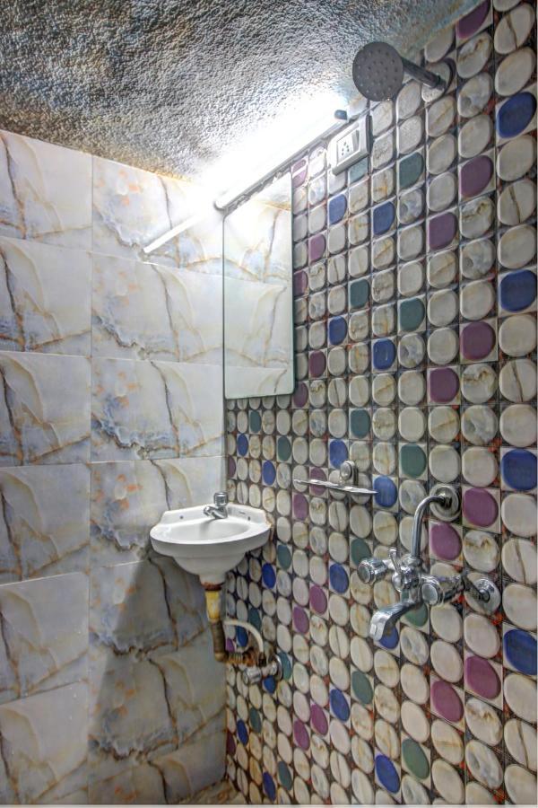 Hostel Sunshine Backpackers, Airport Bombaj Zewnętrze zdjęcie